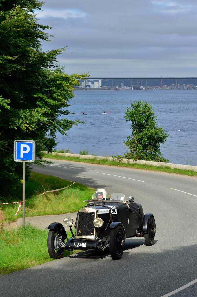 Terkel Lund Ovesen fra Aalborg drev sin 89 år gamle Lea-Francis op af bjergvejen fra Vejle Ford til Munkebjerg Hotel til en placering som nr. 88. Men vigtigere end det: Han ærede bilens kulturhistorie ved aktivt at bruge sin gamle bil.
(Foto: Michael Eisenberg)
